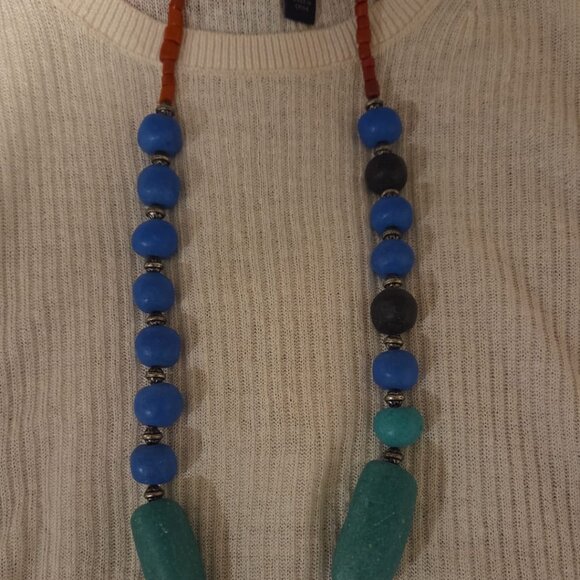 Moroccan Artisan Beaded Necklace with Hamsa Pendant - Picture 5 of 5